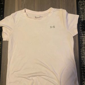 Size medium it looks white in picture but it is not it’s a very dual pink!